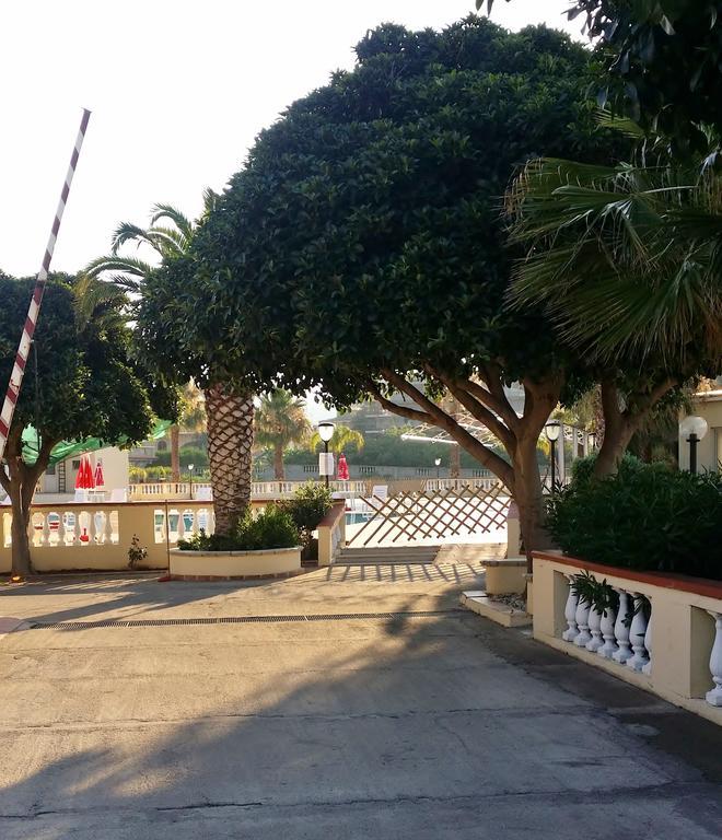 B&B Baia Dello Stretto Gallico Marina Екстериор снимка